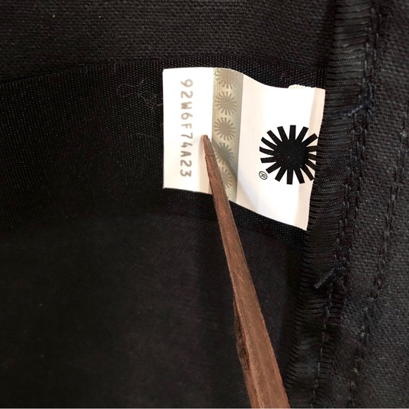 UGG COHEN WAXED COTTON JACKET -OFF BLACK - SIZE M -NWT - Picture 10 of 10